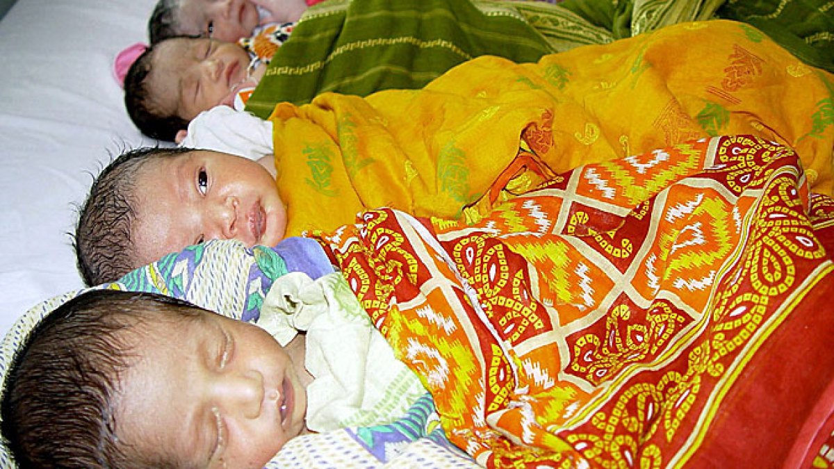 Biaya, karir, dan pilihan: Mengapa orang India memiliki lebih sedikit anak