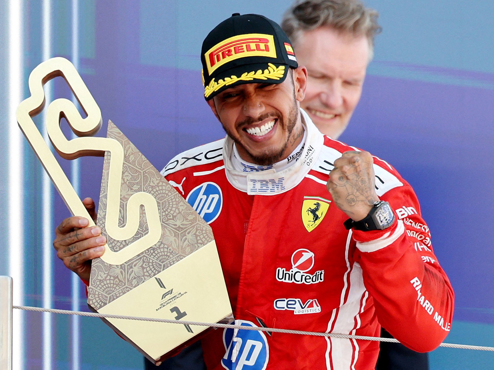 'Mimpi yang mustahil': Hamilton memenangi balapan F1 pertama bersama Ferrari di Barcelona