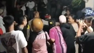 2 Lurah di Kendari Keciduk Pesta Miras Bareng Wanita di Kantor Kelurahan