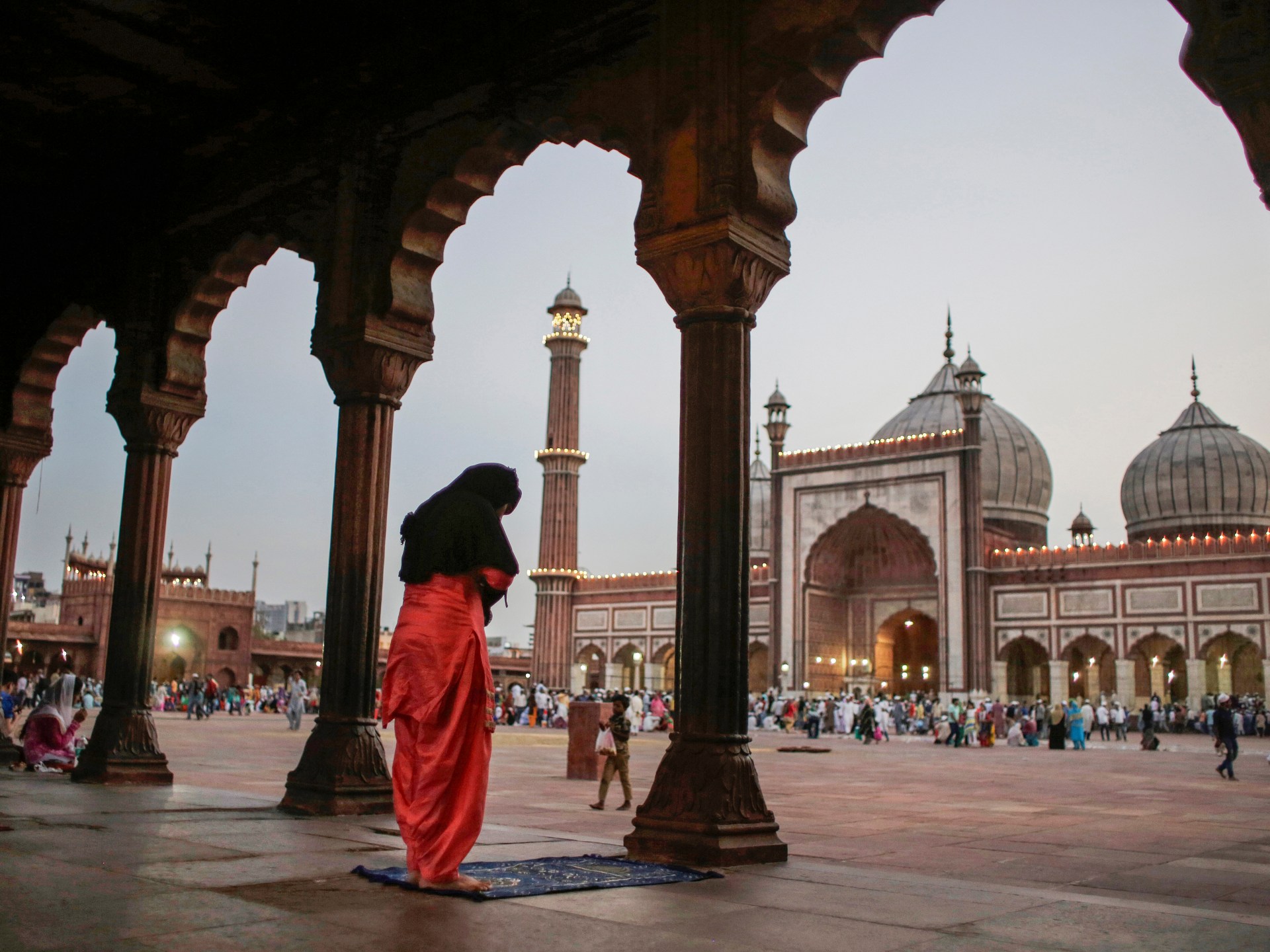 'Terlihat sangat nyata': Bagaimana AI dijadikan senjata untuk melawan wanita Muslim di India