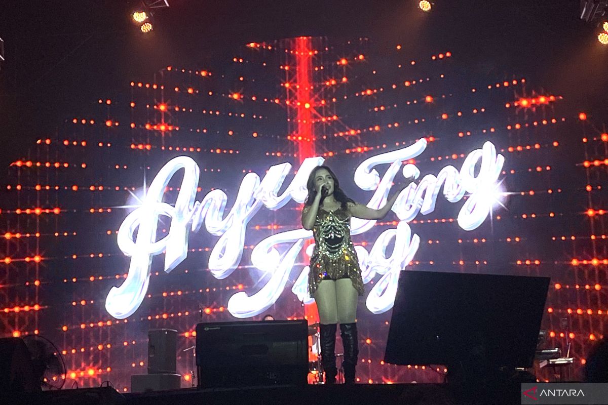 Ayu Ting Ting, Shabrina Leanor duet nyanyi di Synchronize Fest 2026