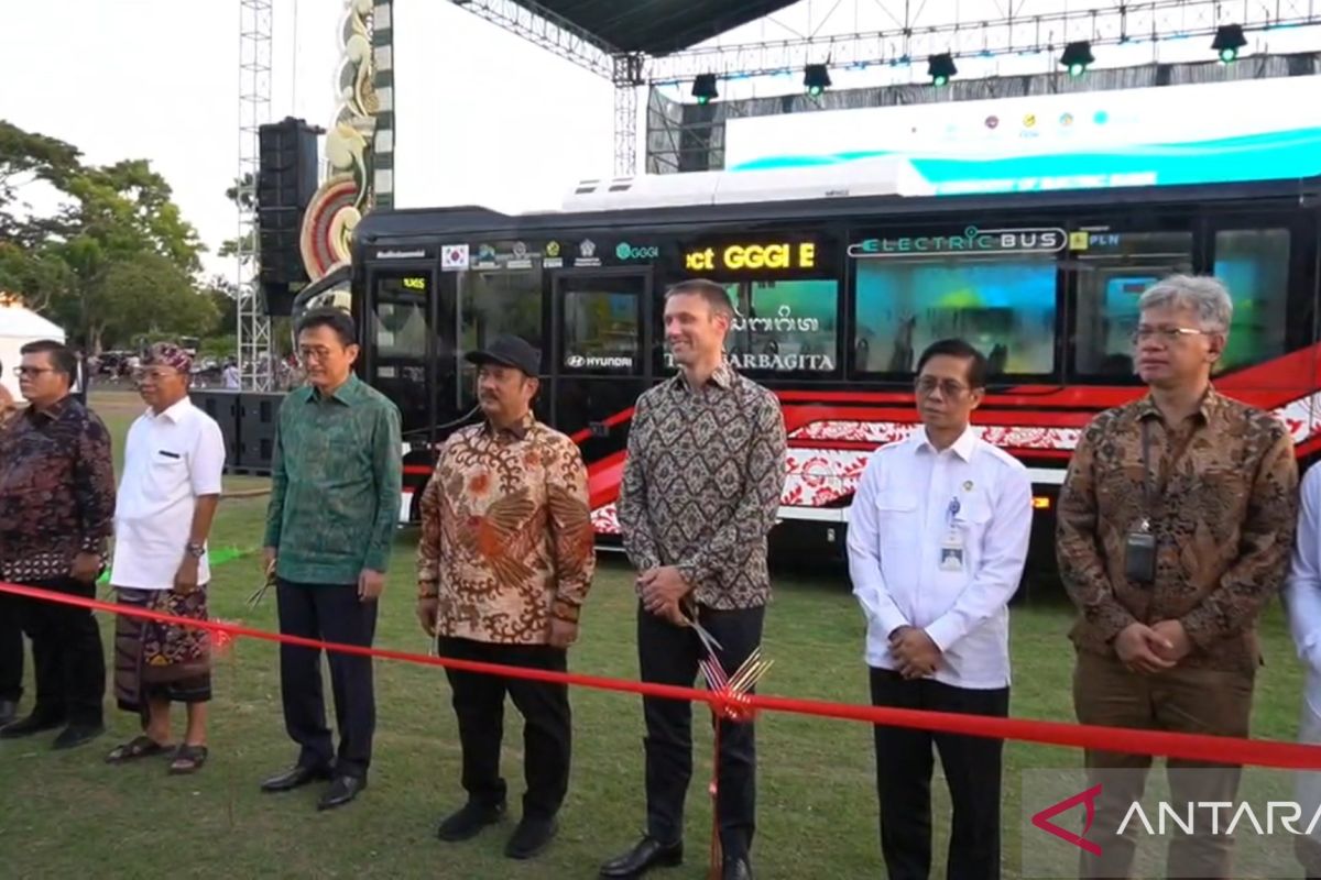 Bali percepat gunakan kendaraan listrik usai terima hibah bus Korea