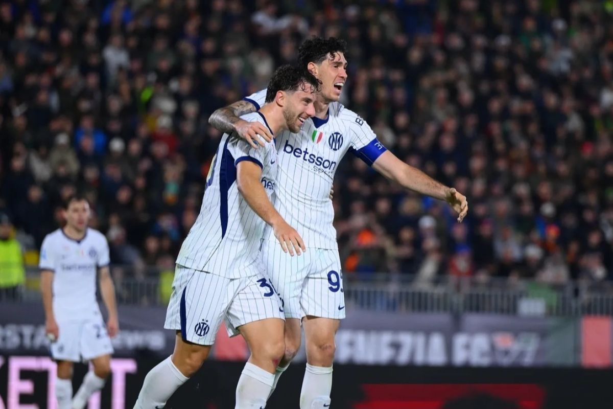 Inter Milan kembali ke puncak klasemen setelah kalahkan Venezia 2-0